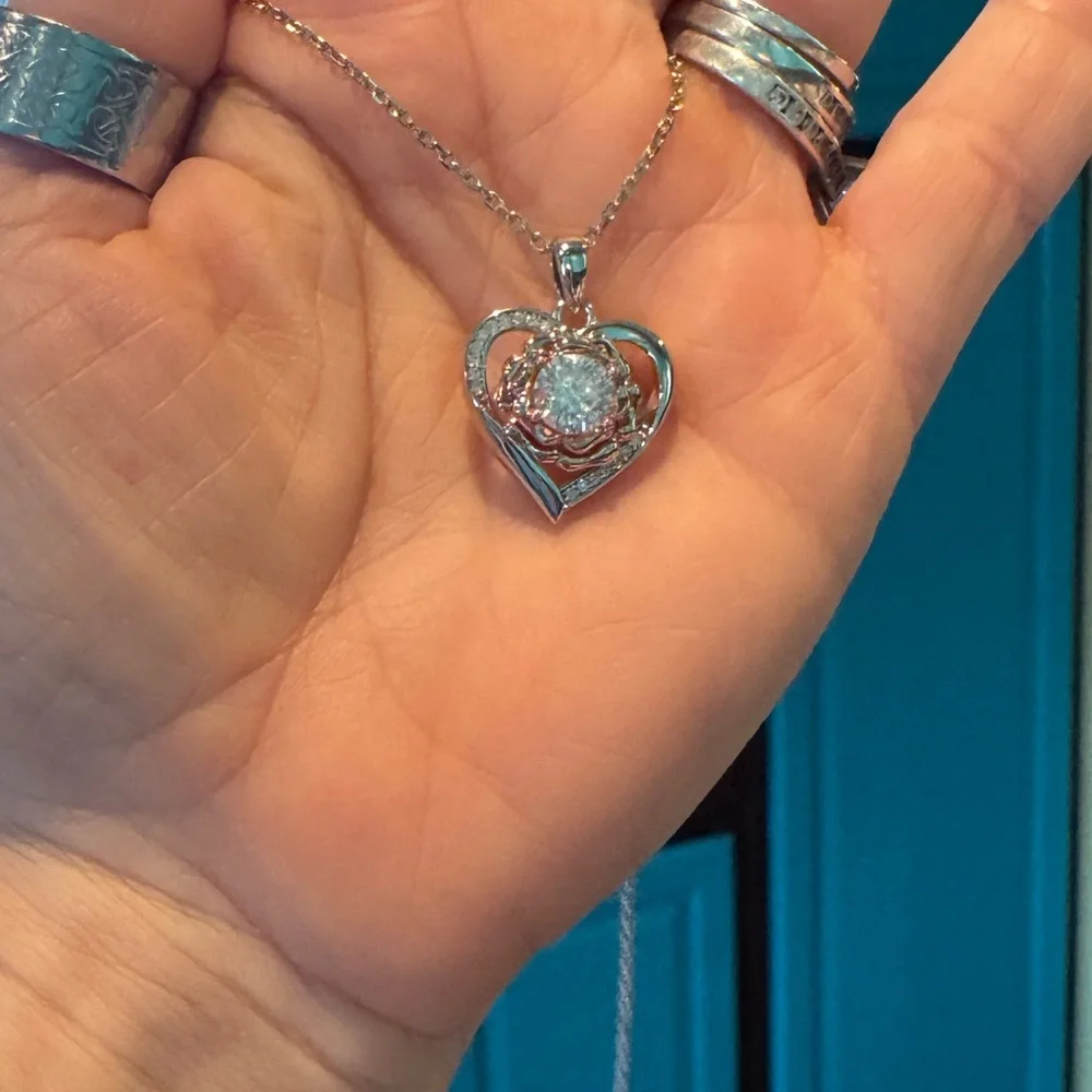 Over 1 ctw Moissanite heart rose two tone necklace - Picture 8 of 9